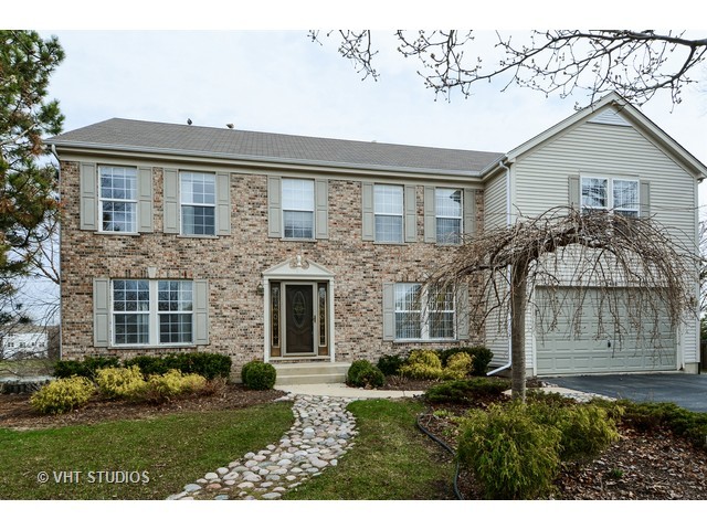 2432 Mckenzie Ct, Aurora, IL 60503 photo 1