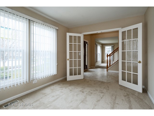 2432 Mckenzie Ct, Aurora, IL 60503 photo 7
