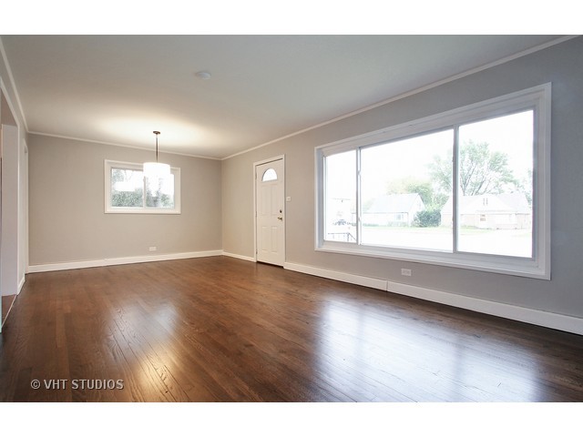 2040 E Touhy Ave, Des Plaines, IL 60018 photo 2