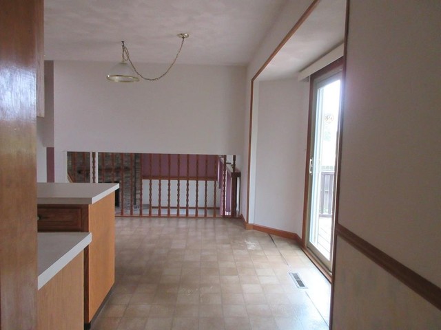 3917 Montclair Rd, Roscoe, IL 61073 photo 3