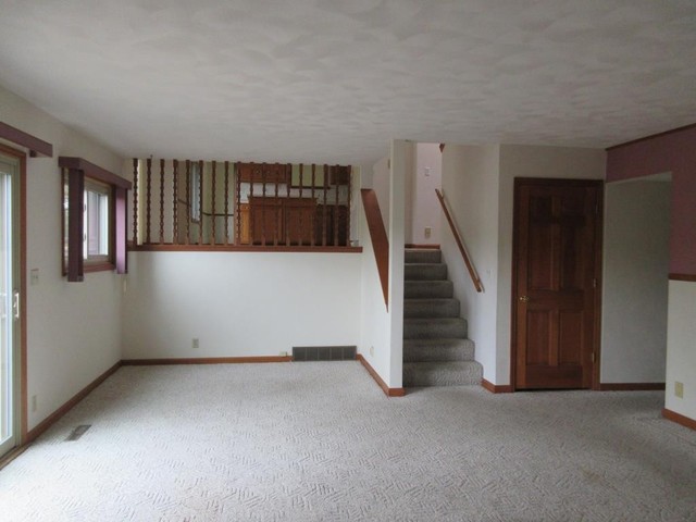 3917 Montclair Rd, Roscoe, IL 61073 photo 7