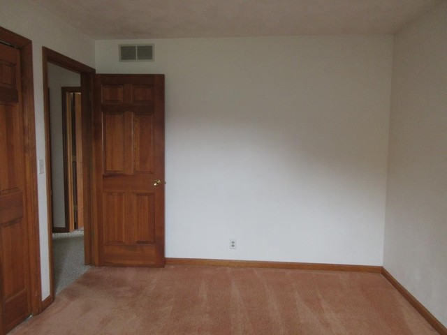 3917 Montclair Rd, Roscoe, IL 61073 photo 13