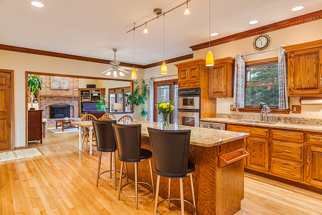 1565 Wilmette St, Wheaton, IL 60187 photo 7