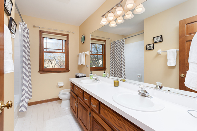 1565 Wilmette St, Wheaton, IL 60187 photo 17