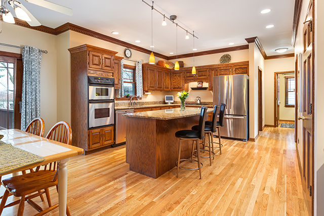 1565 Wilmette St, Wheaton, IL 60187 photo 6