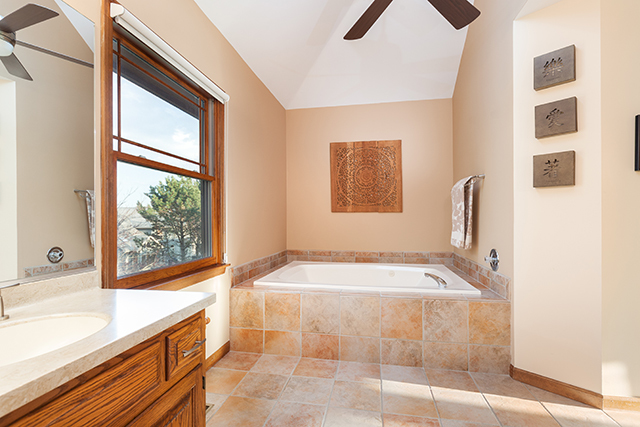 1565 Wilmette St, Wheaton, IL 60187 photo 14