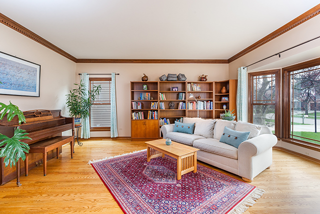 1565 Wilmette St, Wheaton, IL 60187 photo 4