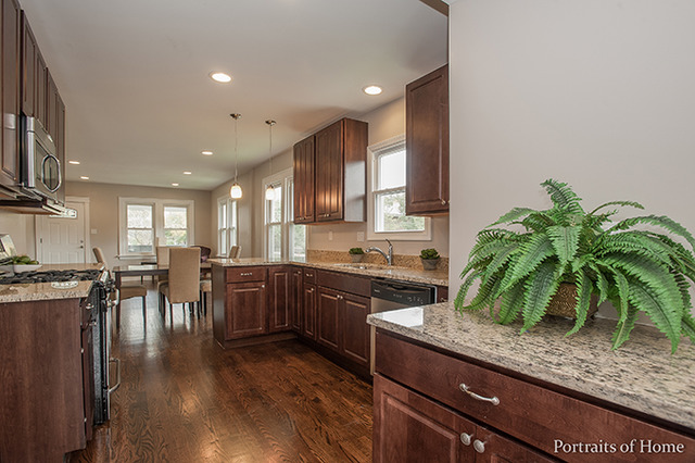 201 W School St, Villa Park, IL 60181 photo 7