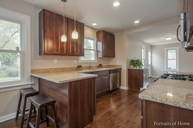 201 W School St, Villa Park, IL 60181 photo 6