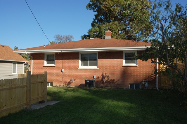 240 N Sumner Ave, Aurora, IL 60505 photo 14