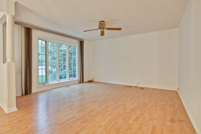217 E Wayne Pl, Wheeling, IL 60090 photo 7