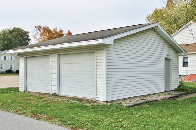 517 E Jackson St, Morris, IL 60450 photo 2