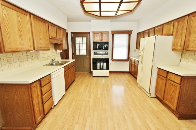 517 E Jackson St, Morris, IL 60450 photo 4