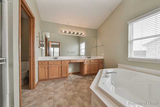 4520 Whitehall Ln, Algonquin, IL 60102 photo 14