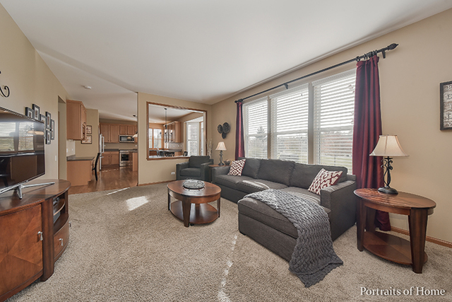 4520 Whitehall Ln, Algonquin, IL 60102 photo 6