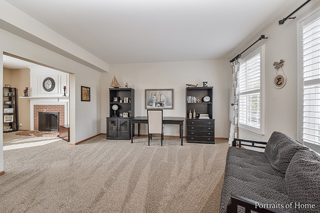 4520 Whitehall Ln, Algonquin, IL 60102 photo 5