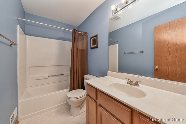 4520 Whitehall Ln, Algonquin, IL 60102 photo 16