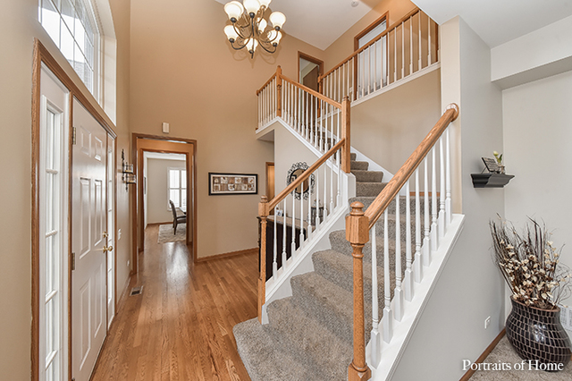 4520 Whitehall Ln, Algonquin, IL 60102 photo 2