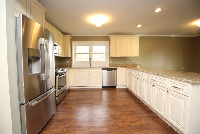9 N728 Tipi Ln, Elgin, IL 60124 photo 5