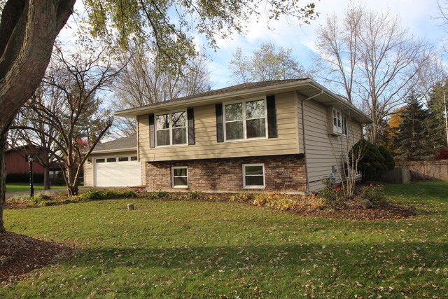 9 N728 Tipi Ln, Elgin, IL 60124 photo 2