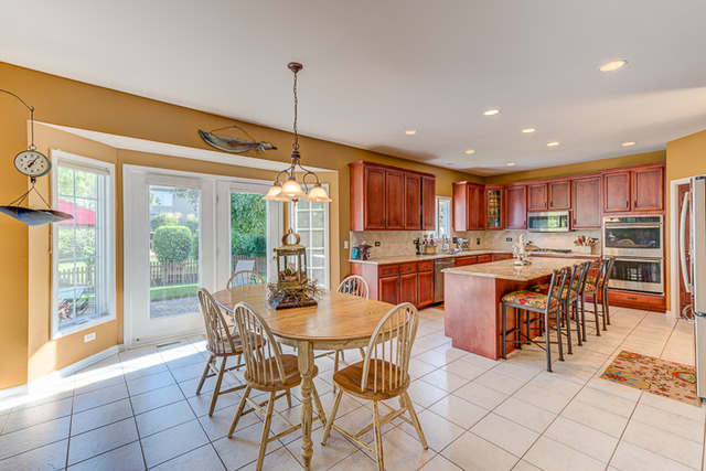 3836 Grassmere Rd, Naperville, IL 60564 photo 9