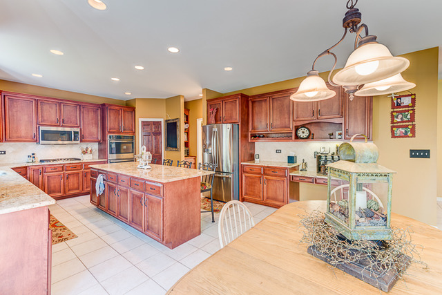 3836 Grassmere Rd, Naperville, IL 60564 photo 8