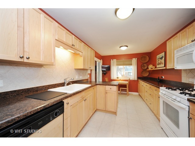 549 Williamsburg Ct #A1, Wheeling, IL 60090 photo 5