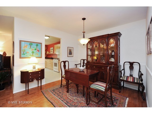 549 Williamsburg Ct #A1, Wheeling, IL 60090 photo 6