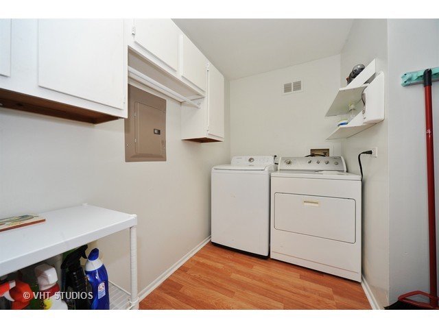 549 Williamsburg Ct #A1, Wheeling, IL 60090 photo 12