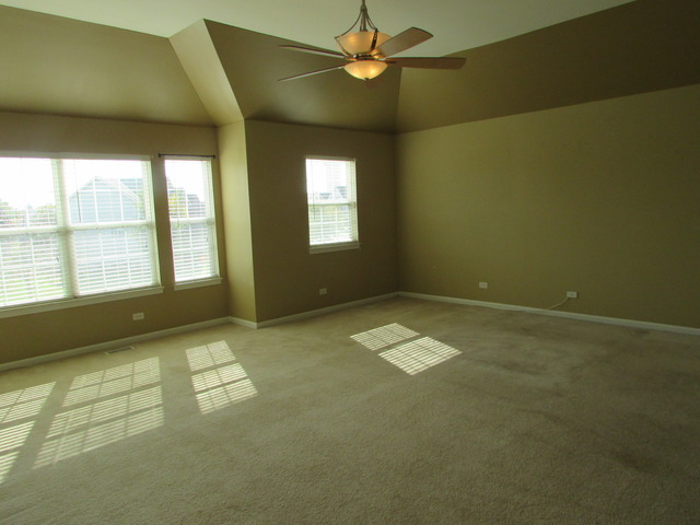 2124 Fieldcrest Dr, Bartlett, IL 60103 photo 7