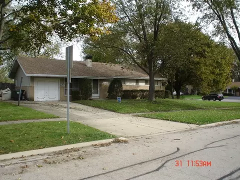 400 Morgan Ln, Hoffman Estates, IL 60169 photo 2