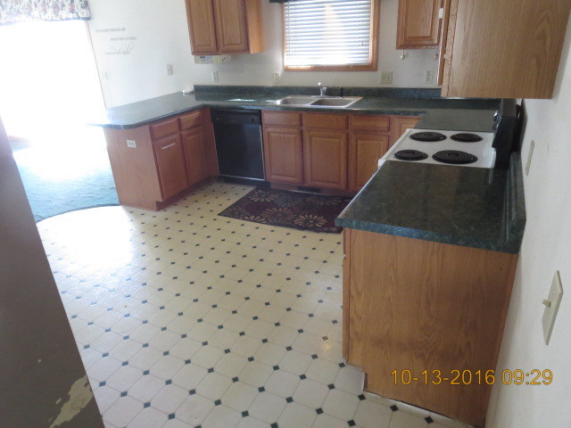 226 Newport Trl, Mchenry, IL 60050 photo 5
