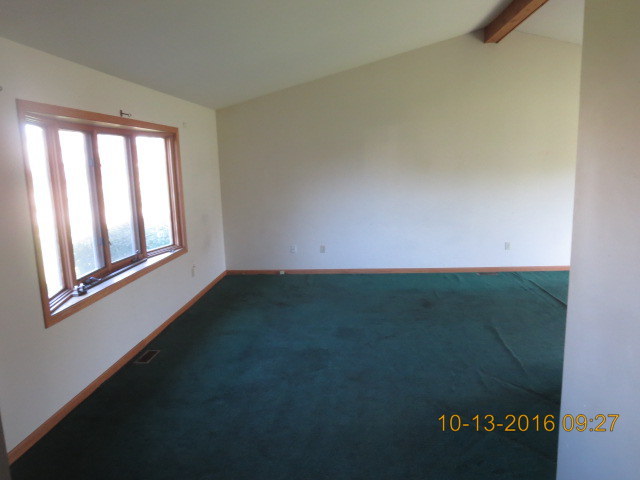 226 Newport Trl, Mchenry, IL 60050 photo 2