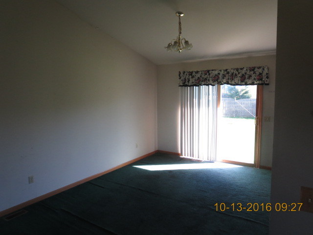 226 Newport Trl, Mchenry, IL 60050 photo 3