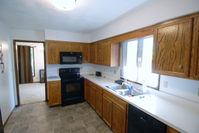 4091 Montclair Rd, Roscoe, IL 61073 photo 3