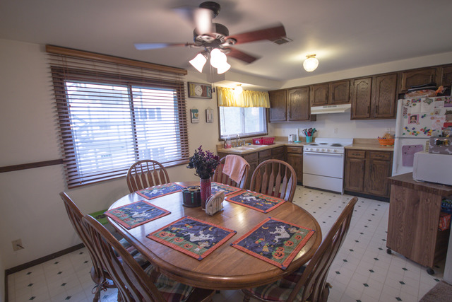 1201 Washington Ave, Dixon, IL 61021 photo 3