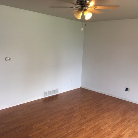 405 E 26th St, Sterling, IL 61081 photo 4