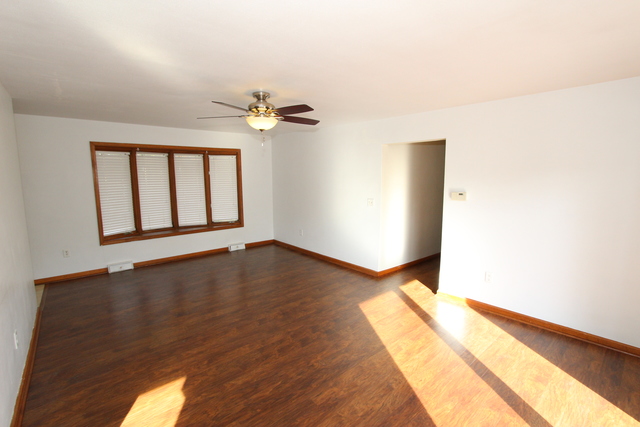 836 E Roxanna Cir, Kankakee, IL 60901 photo 3