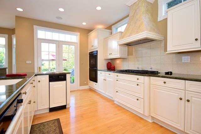 910 Auburn Ln, Bartlett, IL 60103 photo 9