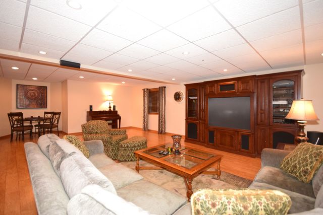910 Auburn Ln, Bartlett, IL 60103 photo 19