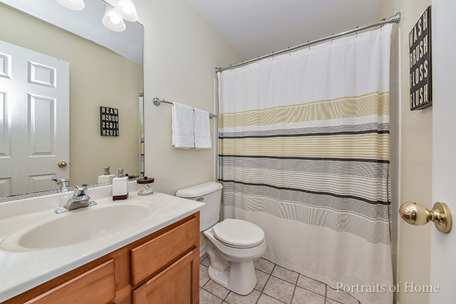 2336 Shenandoah Dr, Aurora, IL 60503 photo 16