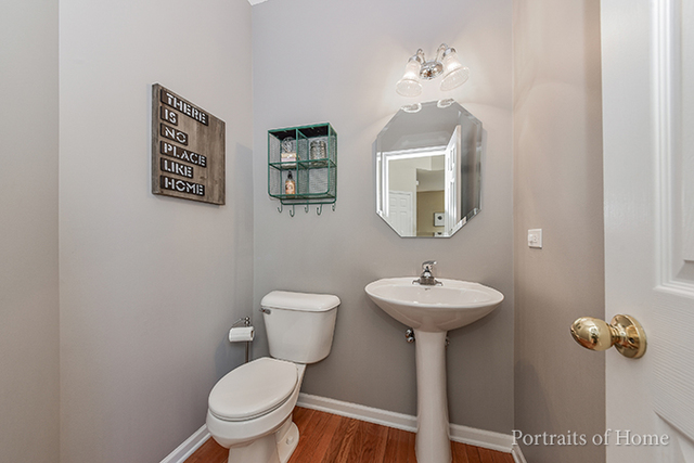 2336 Shenandoah Dr, Aurora, IL 60503 photo 9