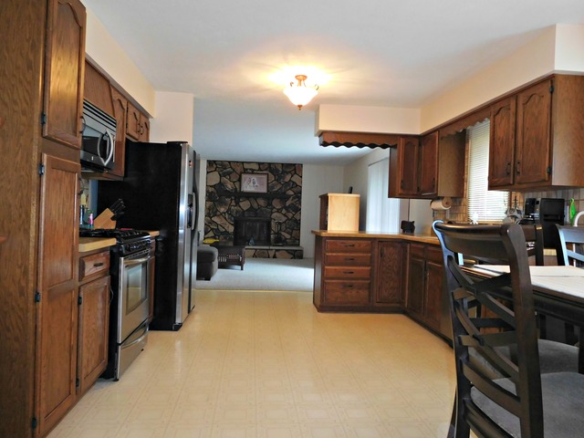 7308 Haymaker Ln, Cherry Valley, IL 61016 photo 3