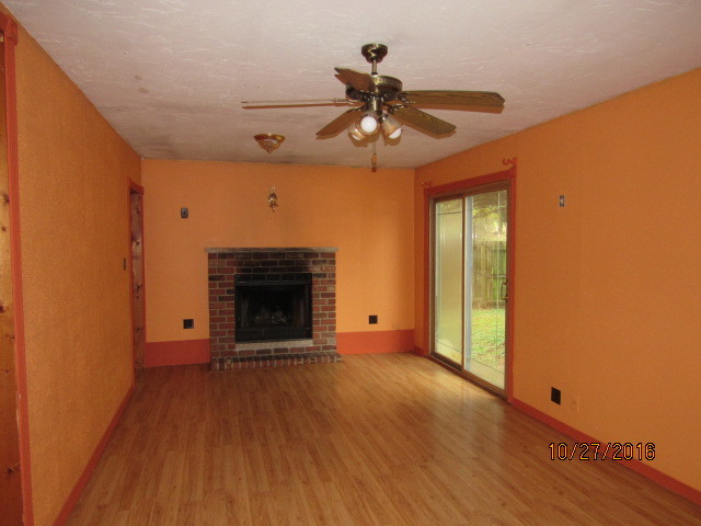 1201 Elm Pl, Dixon, IL 61021 photo 4