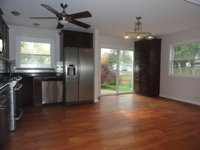136 E Armitage Ave, Addison, IL 60101 photo 6