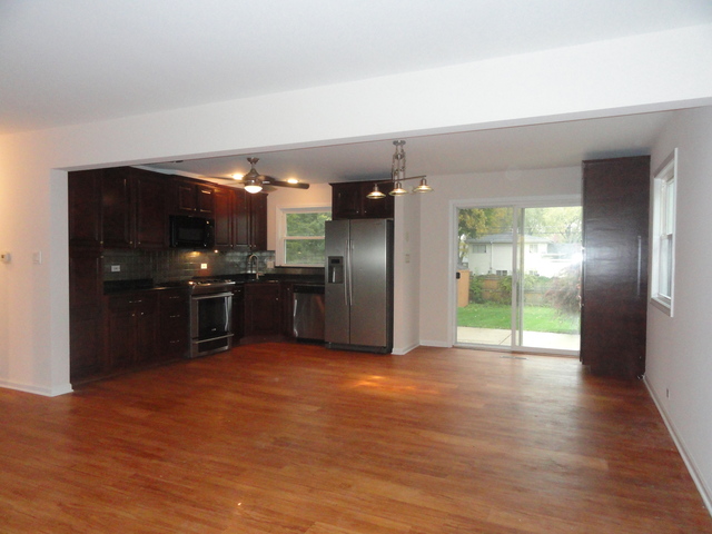 136 E Armitage Ave, Addison, IL 60101 photo 4