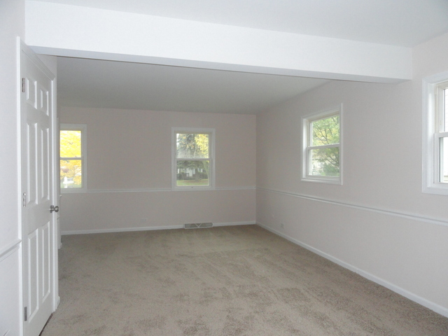 136 E Armitage Ave, Addison, IL 60101 photo 9
