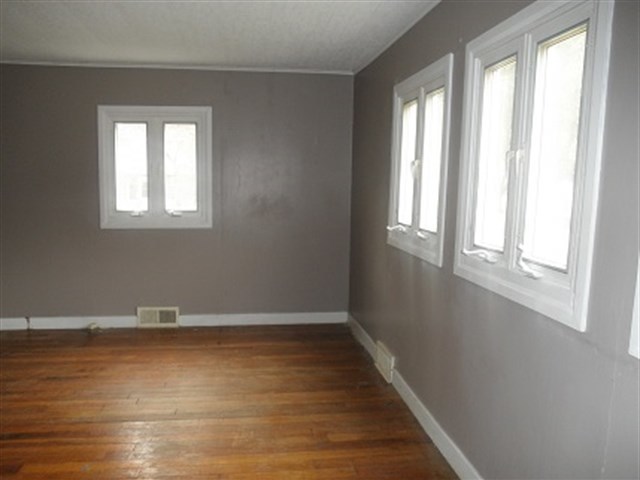 815 Webster St, Ottawa, IL 61350 photo 2