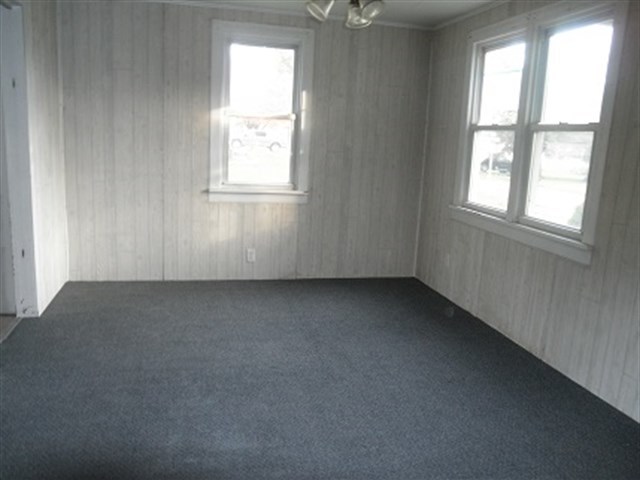 200 Pulaski St, Spring Valley, IL 61362 photo 2