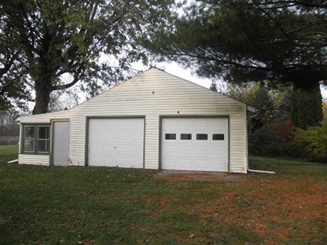 200 Pulaski St, Spring Valley, IL 61362 photo 8